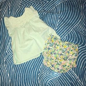 HTF Old navy mint and floral bloomers